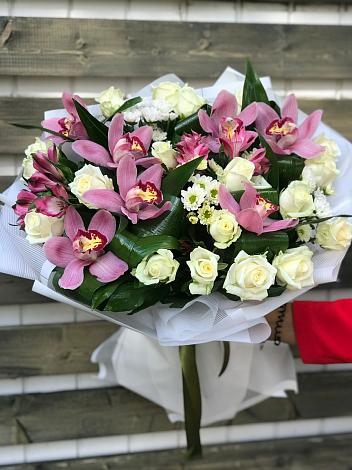 Букет цветов из: Розы и Хризантемы в Смородино