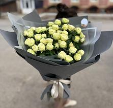 Букет Белые кустовые розы Солинеро в Смородино